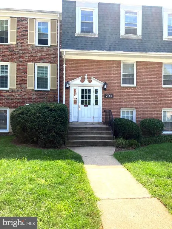 790 Quince Orchard Blvd #202, Gaithersburg