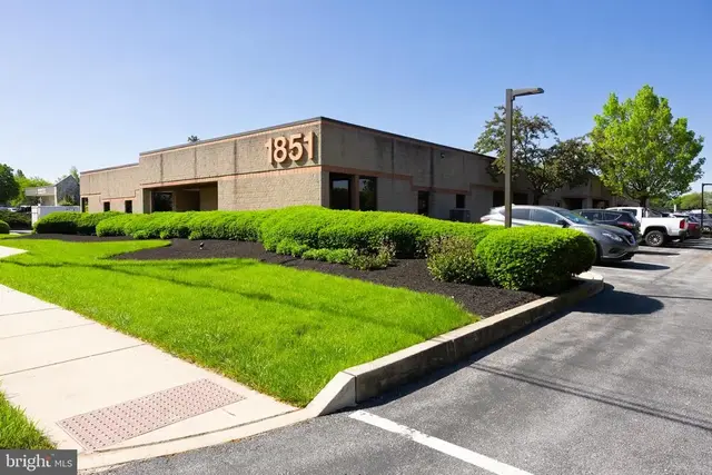 1851 Charter Ln #105, Lancaster