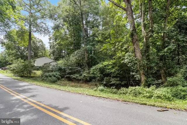 8465 Pine Blvd, Lusby