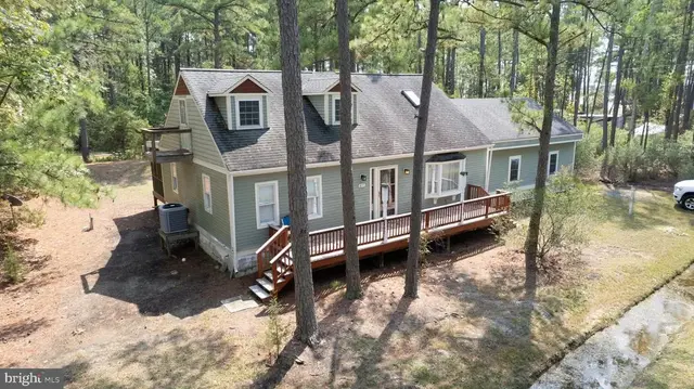 817 Seabreeze Rd, Cambridge