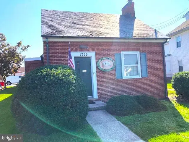 1355 N Main St, Hampstead