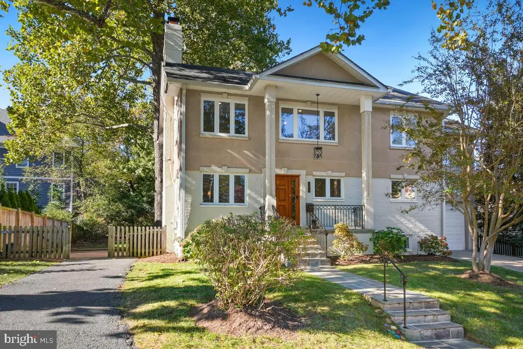 6111 35th St N, Arlington