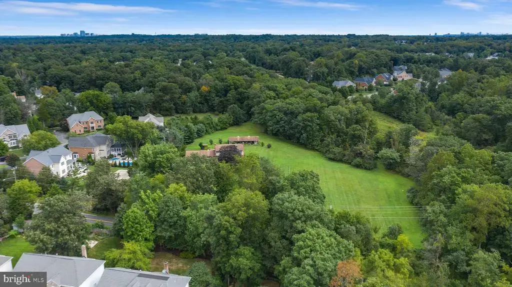 13110 Thompson Rd, FAIRFAX