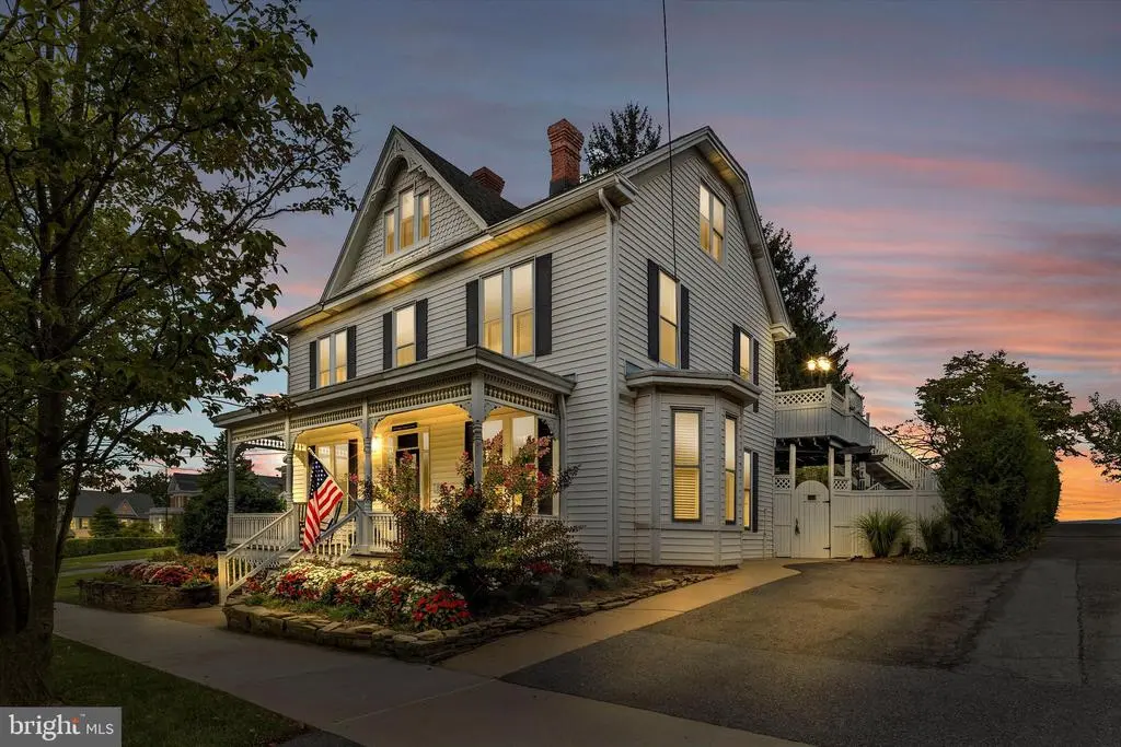 35 E Main St E, Middletown