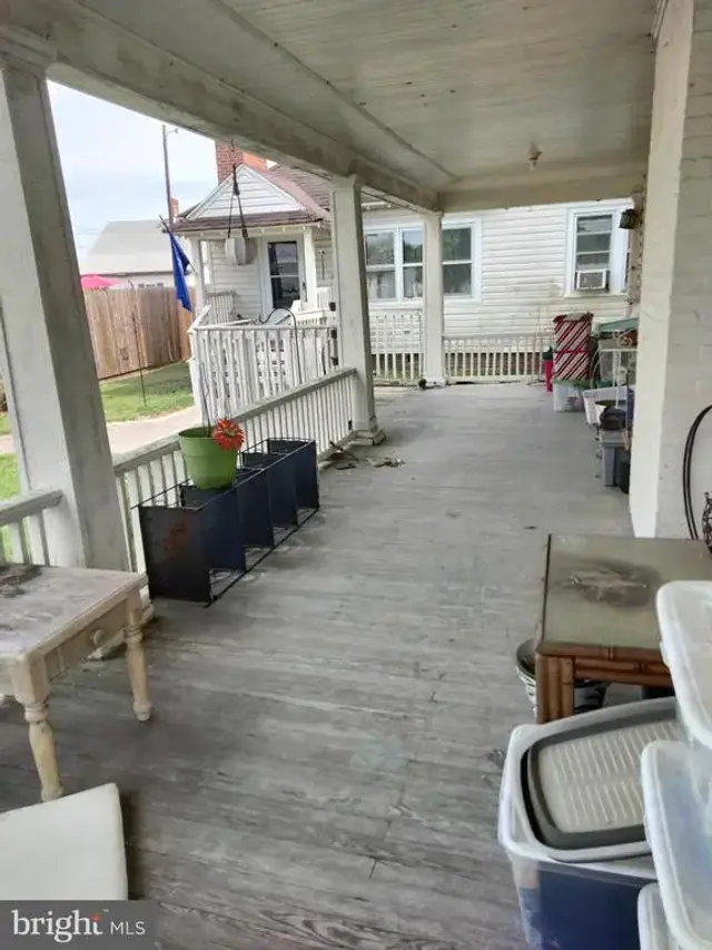 7411 Main St, Willards