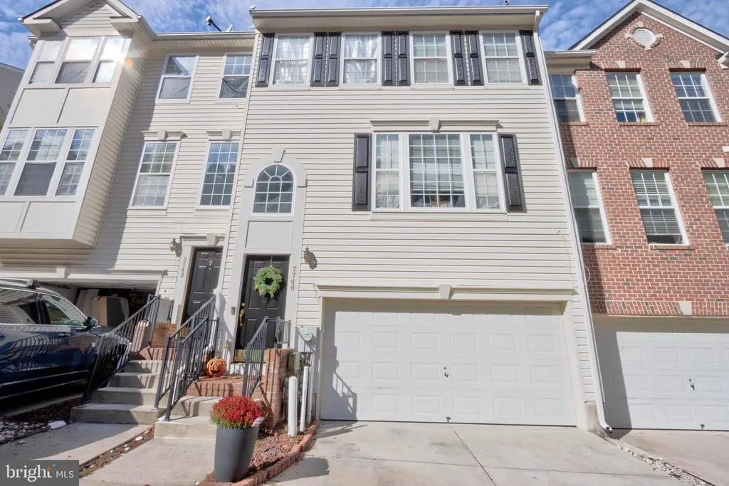 7740 Valley Oak Dr #90, Elkridge