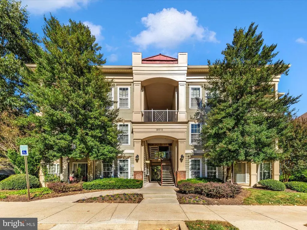 18711 Sparkling Water Dr #10-j, Germantown