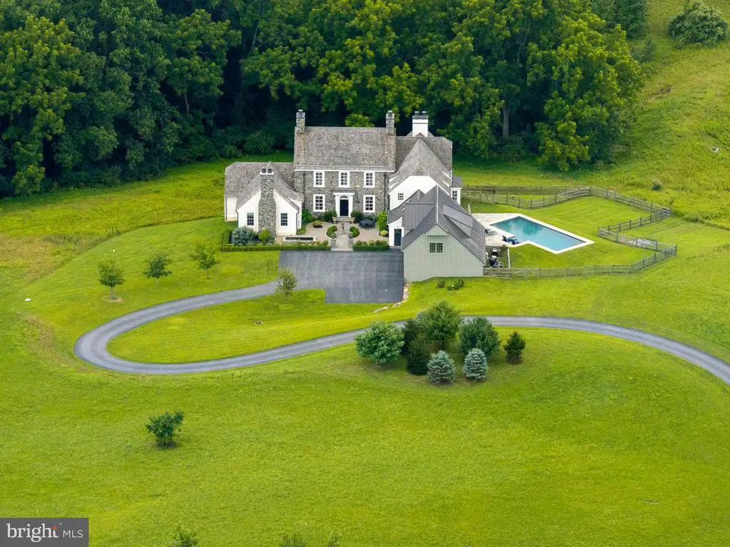 1484 W Strasburg Rd, WEST CHESTER