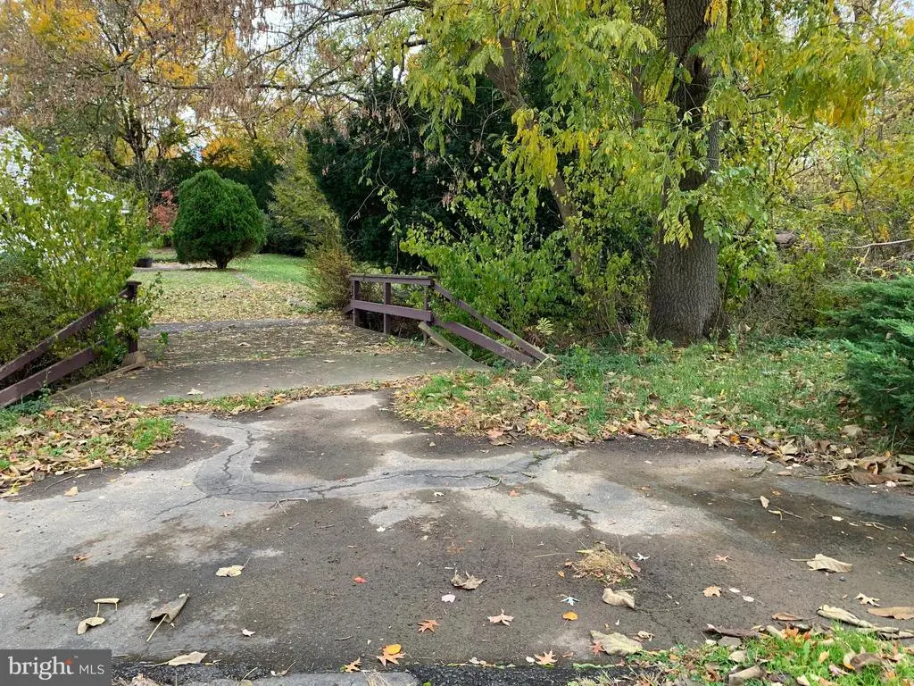 1515 N Meadowbrook Rd, Feasterville Trevose