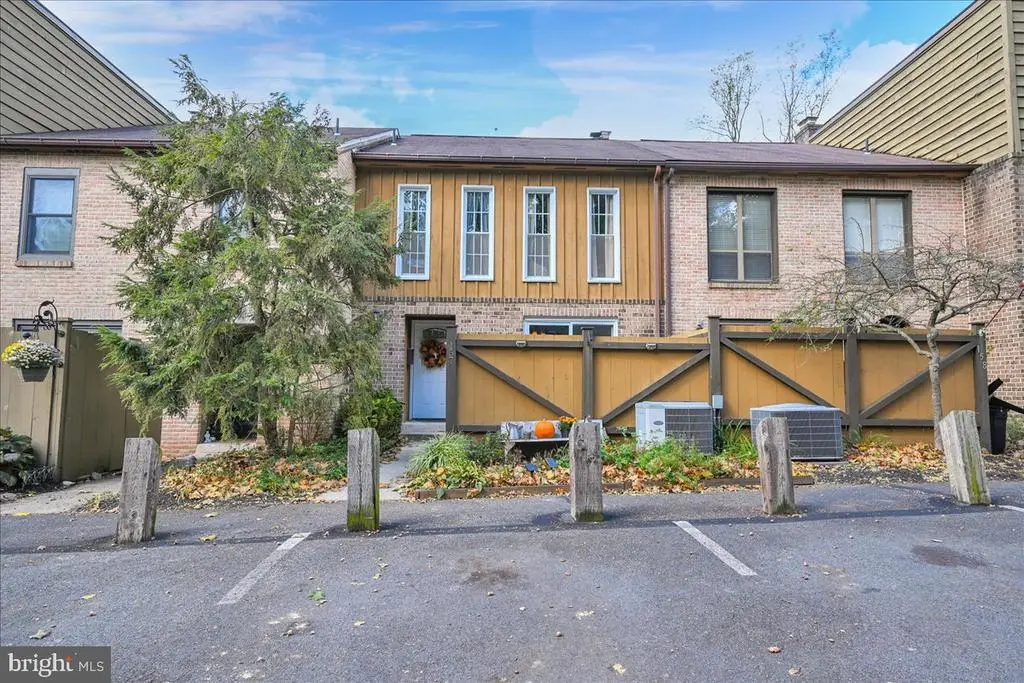 157 Merion Ln, Reading