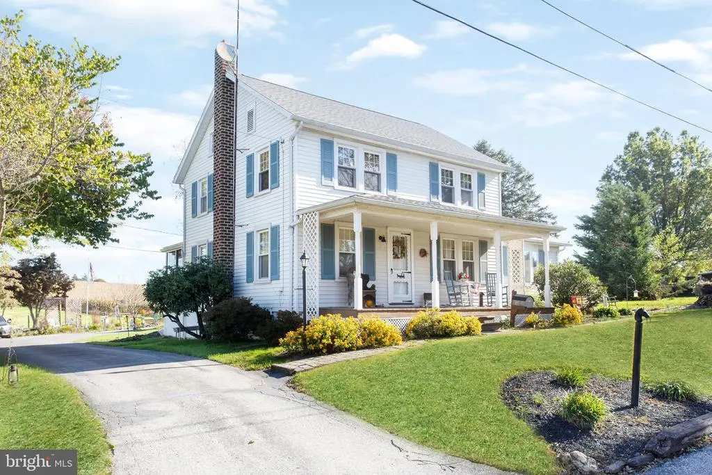 5555 Thoman Dr, Spring Grove