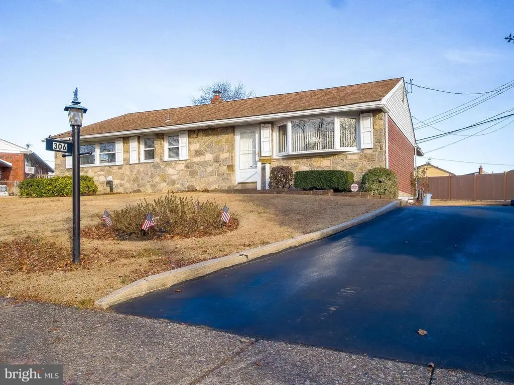 306 Shubrook Ln, Aston