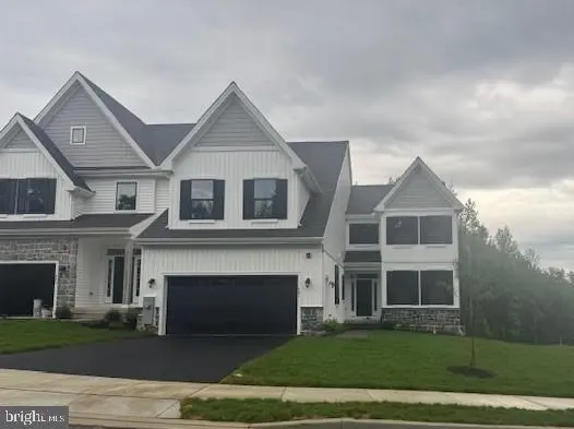 407 Leahy Dr, Newark