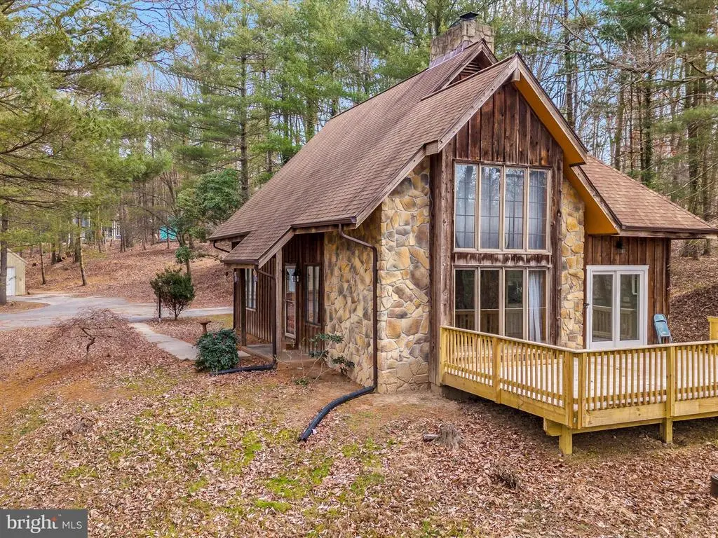 7407 Woodville, Mount Airy