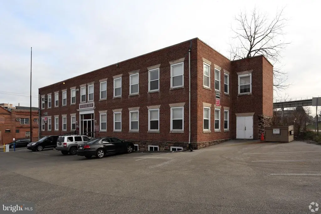 424 W Fourth St, BRIDGEPORT