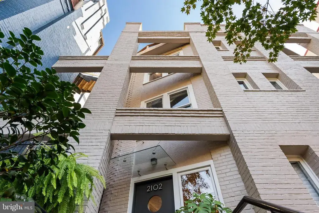 2102 R St Nw, WASHINGTON