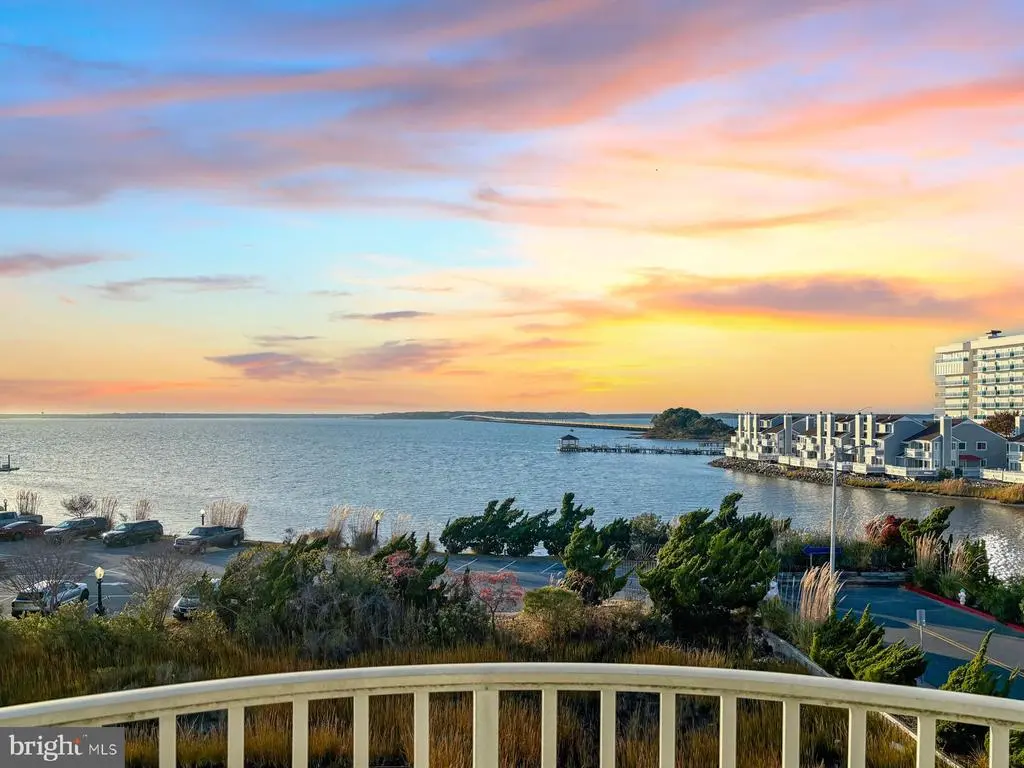 200 59th St #302, OCEAN CITY