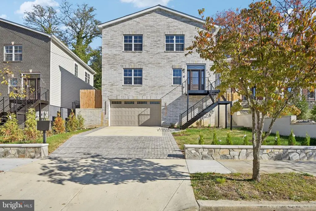 1206 34th Se, Washington