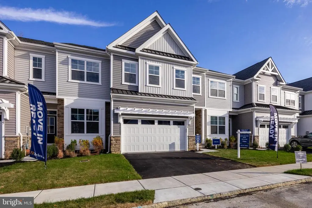 27 Baldwin Ct, Medford