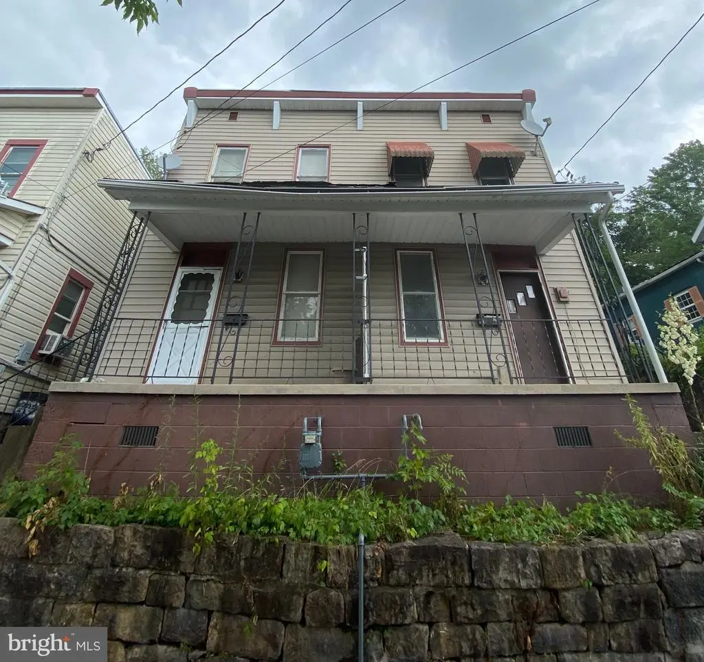 219-221 Independence St, Cumberland