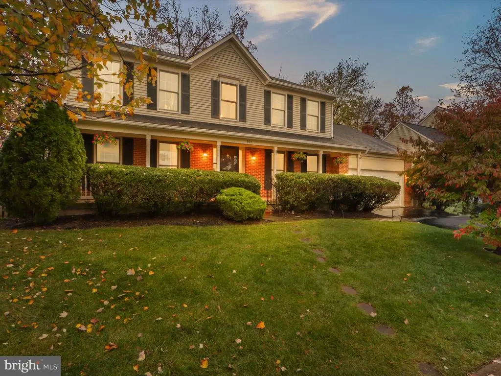 907 Spring Knoll Dr, Herndon