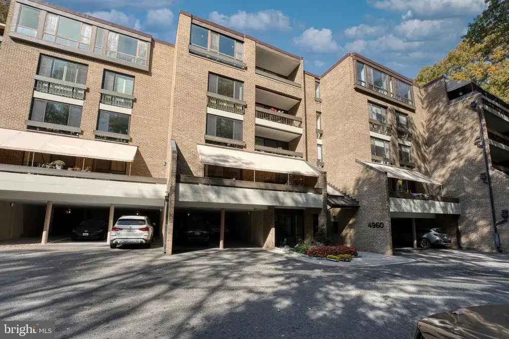 4960 Sentinel Dr #402, Bethesda