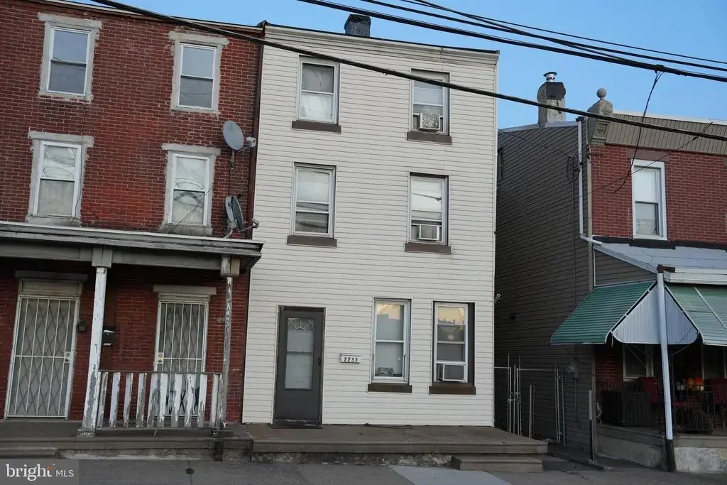 2233 Bridge St, PHILADELPHIA