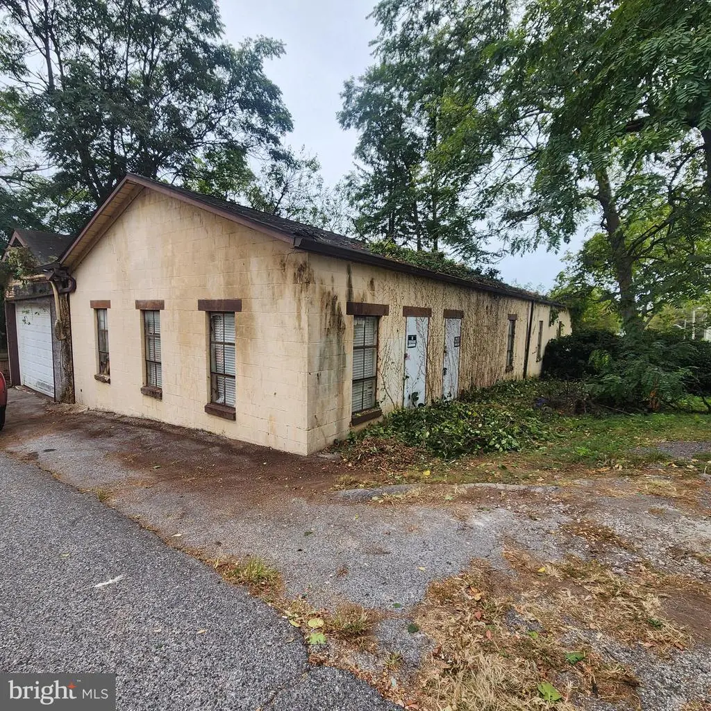 189 E Green St, Westminster