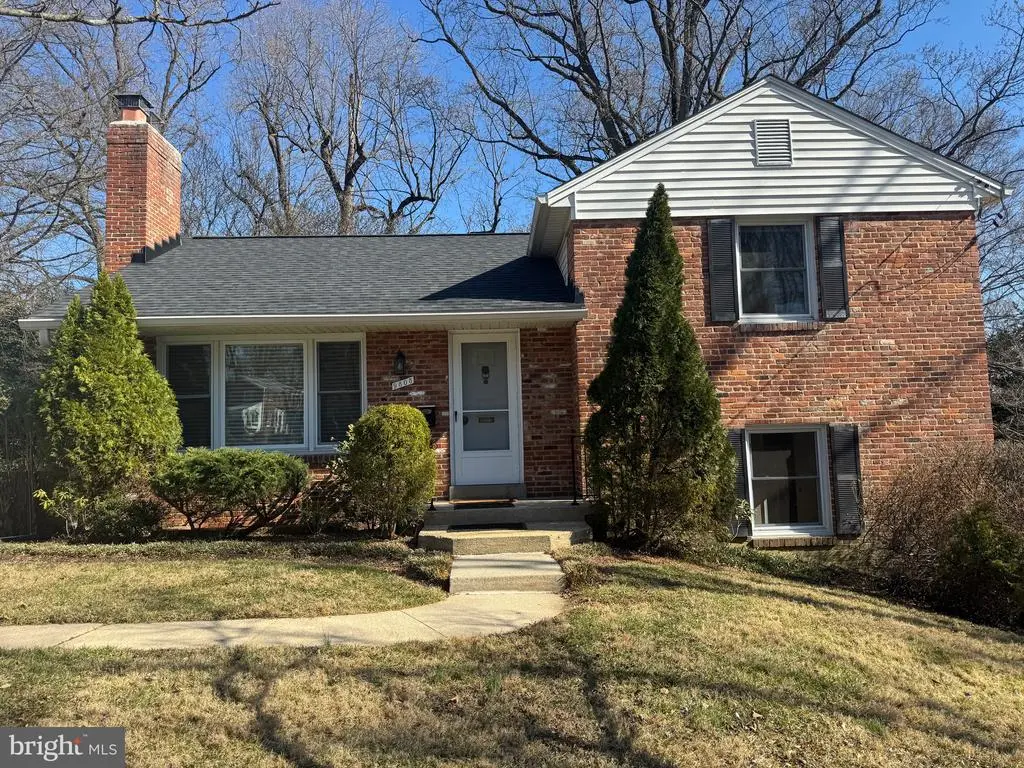 9805 Cedar Ln, Bethesda