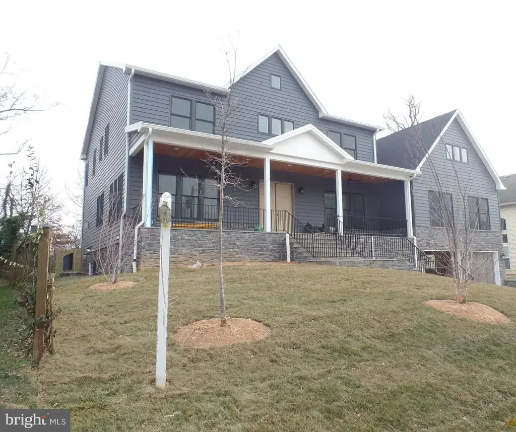 7631 Lisle Ave, FALLS CHURCH