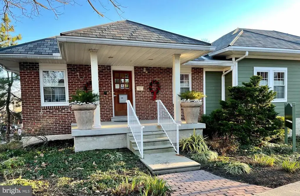48 West Oakland Avenue, DOYLESTOWN