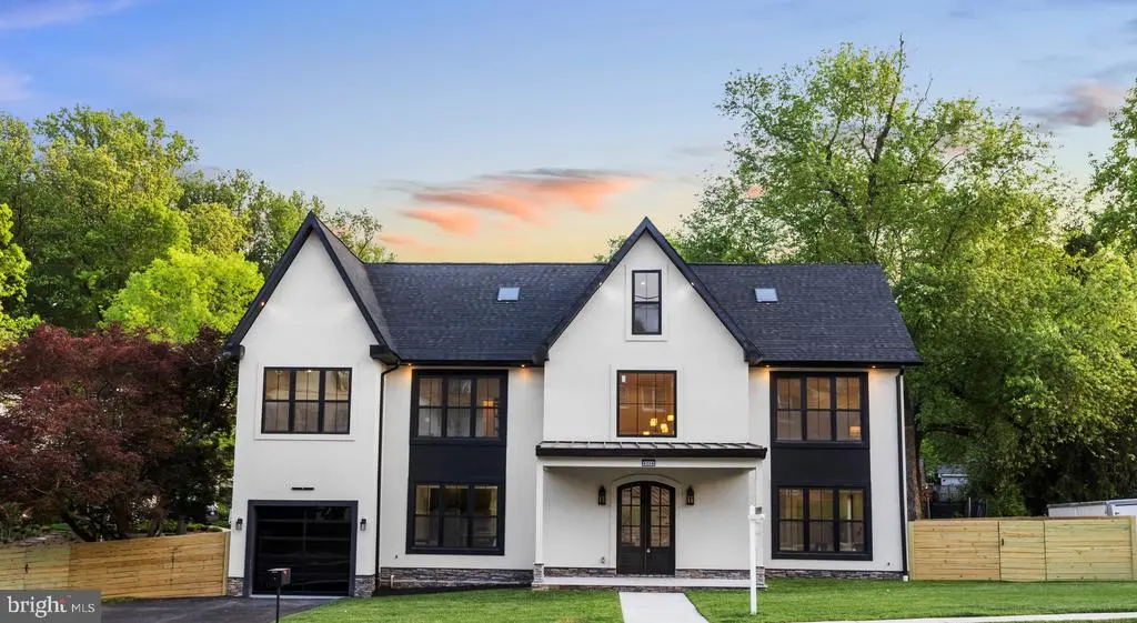 8206 Grubb Rd, Chevy Chase