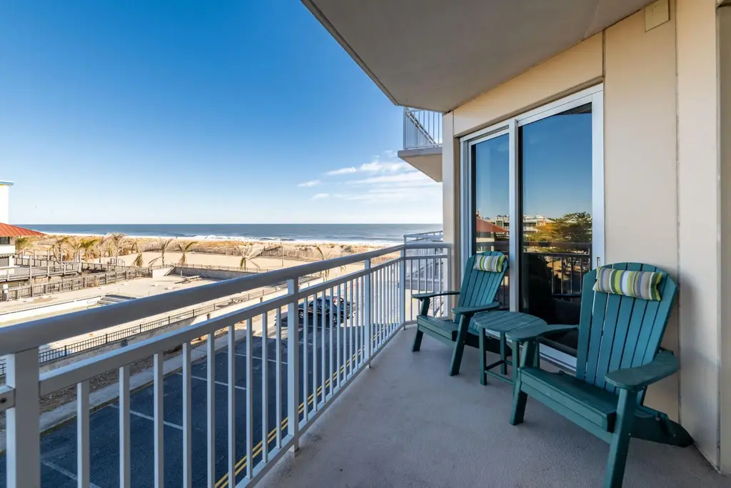 2 48th St #214, OCEAN CITY