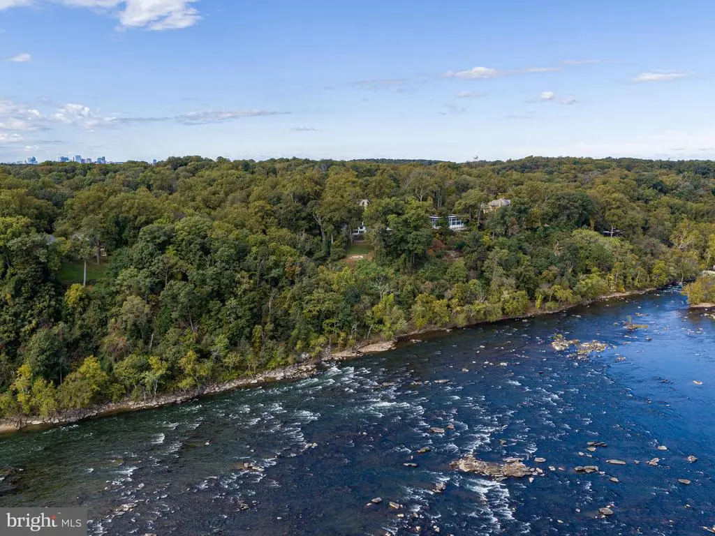 1175 Crest Ln, MCLEAN