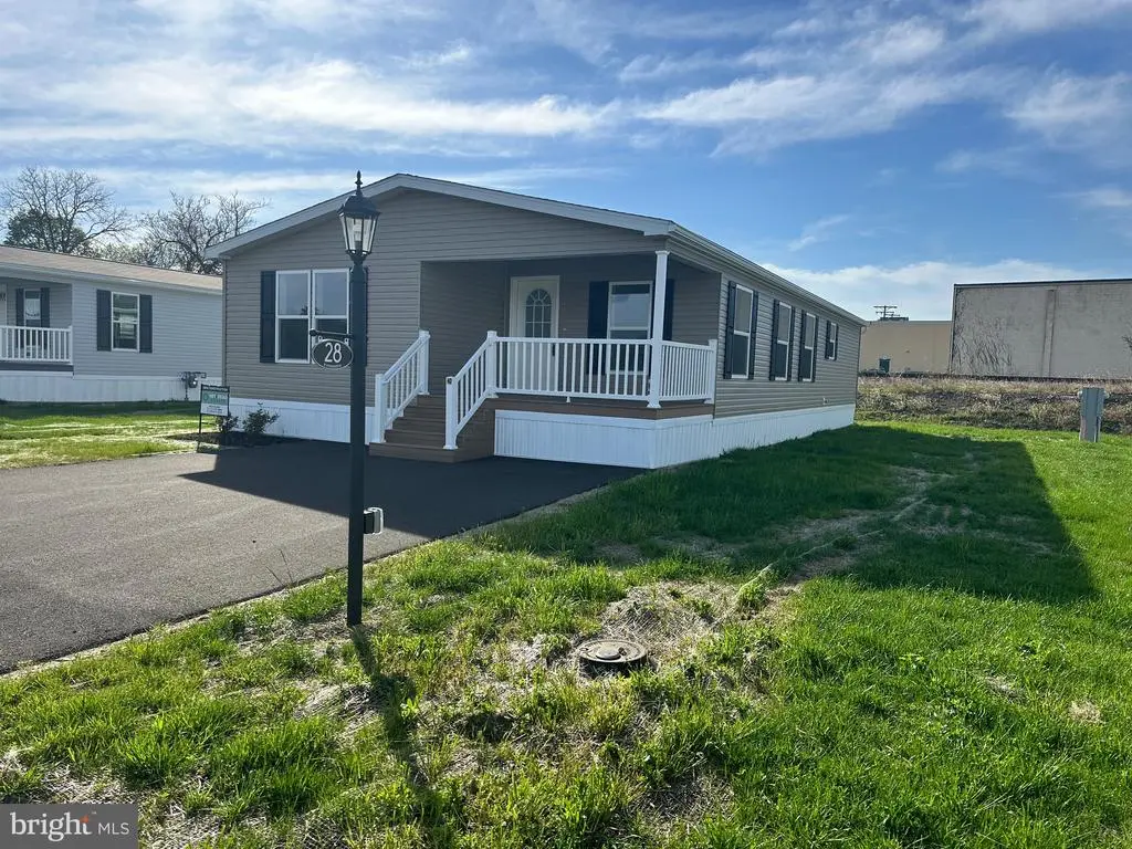 28 Evergreen Aly, PALMYRA