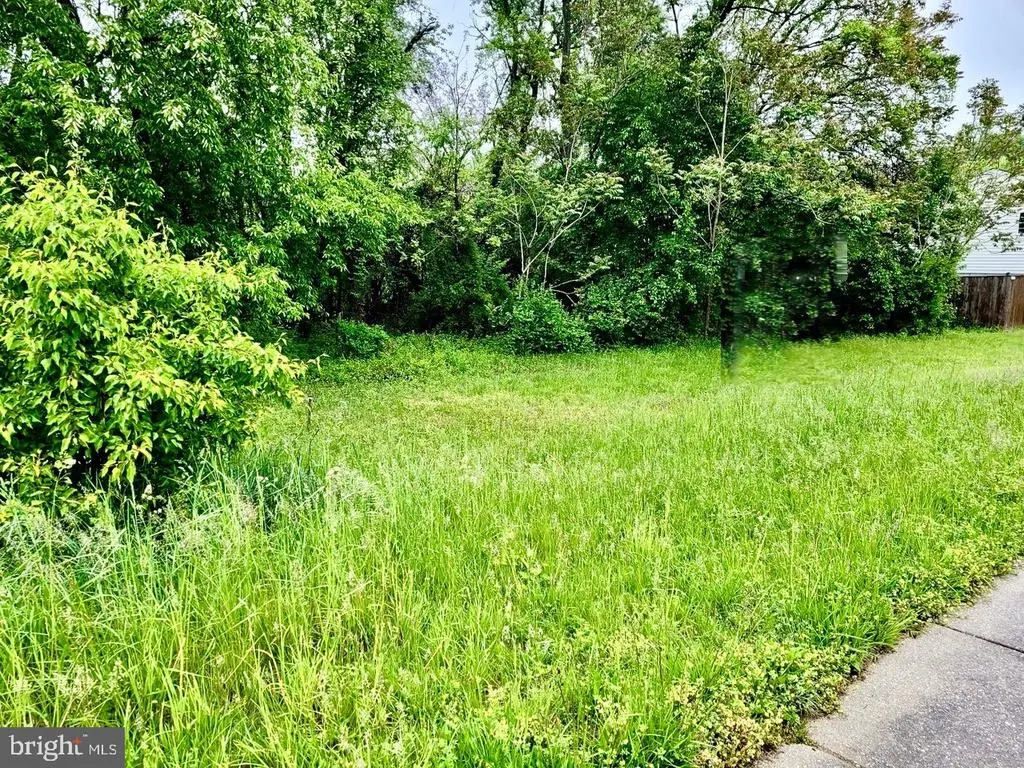 946 Hammonds Ln, Brooklyn Park