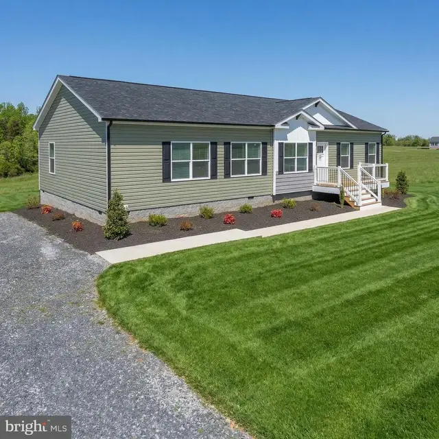 1005 Levi Rd, Green Bay