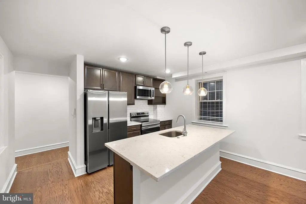 212 W 9th St #201, Wilmington