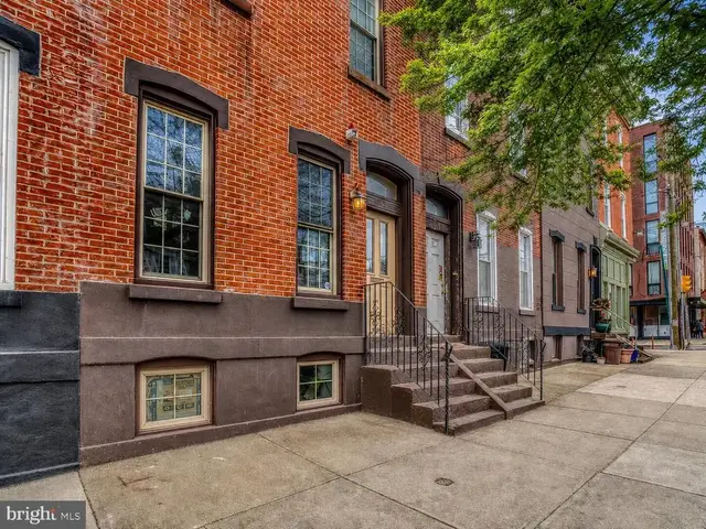 2542 W Girard Ave, Philadelphia