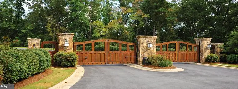 440 Mountainwoods Dr, LAKE HARMONY