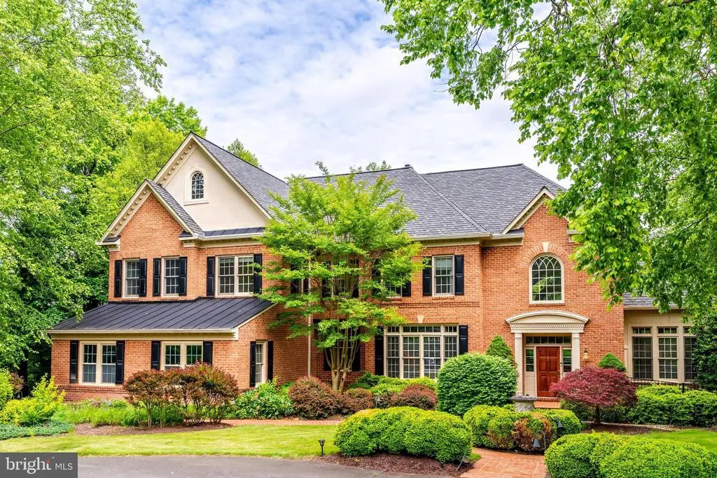 891 Chinquapin Rd, MCLEAN