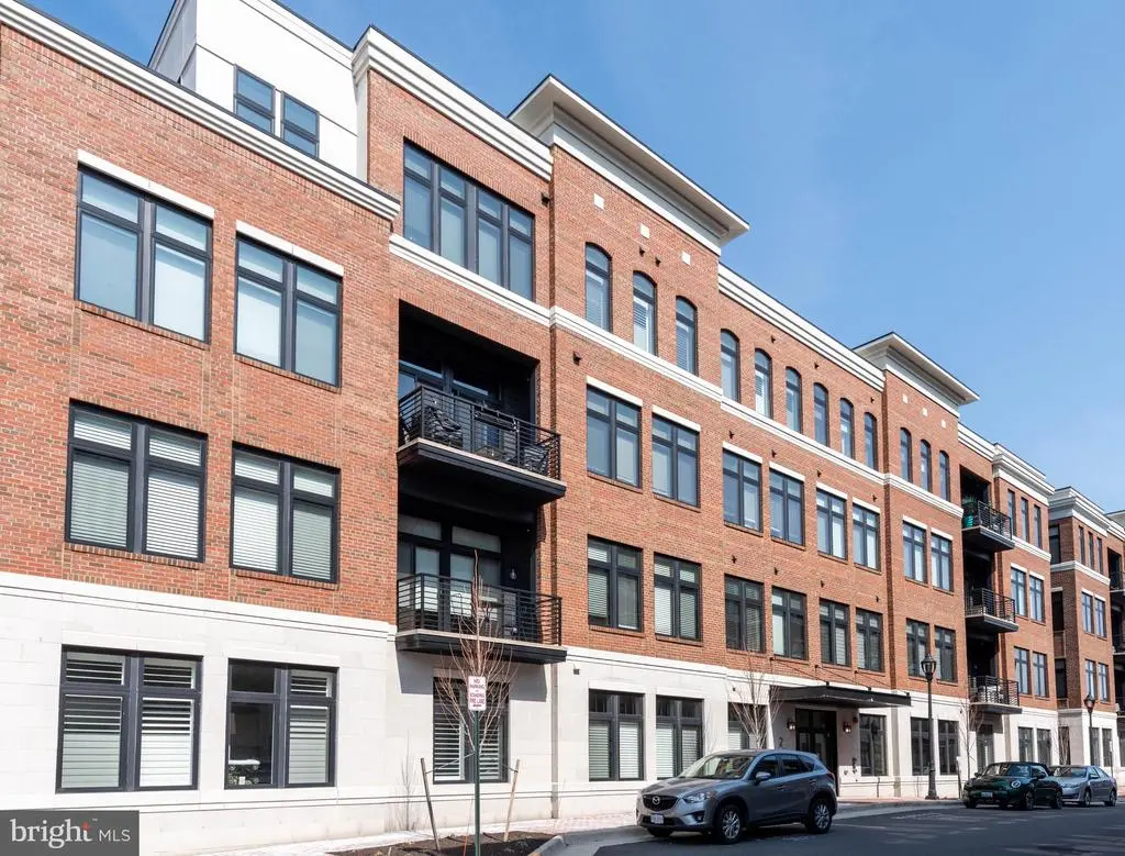 2 Stationmaster St Se #302, LEESBURG