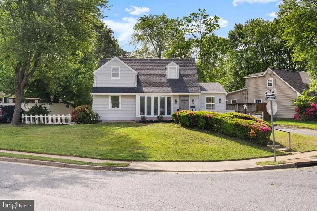 6901 Duke Dr, Alexandria