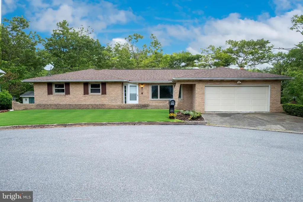 1 Circle Dr, HAZLETON