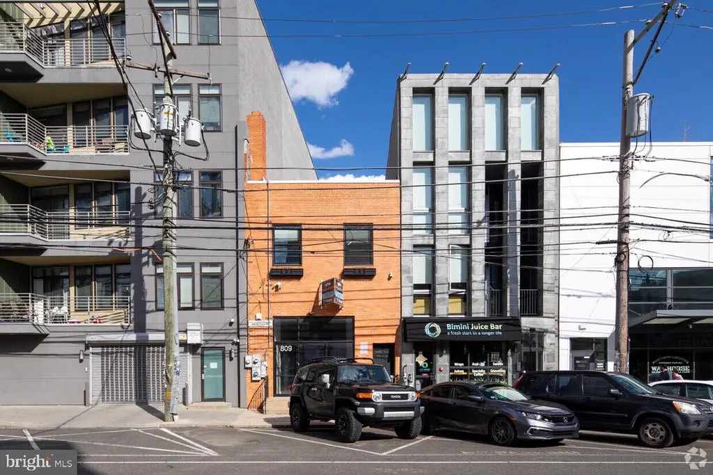 809 N 2nd St, PHILADELPHIA