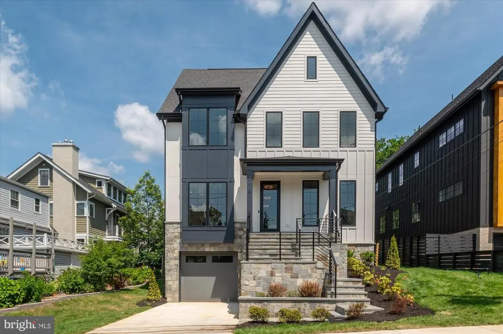 2615 3rd St N, ARLINGTON