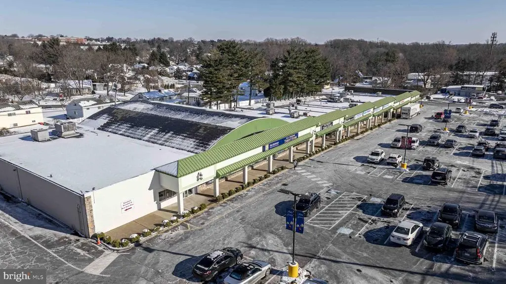 471 E County Line Rd, HATBORO