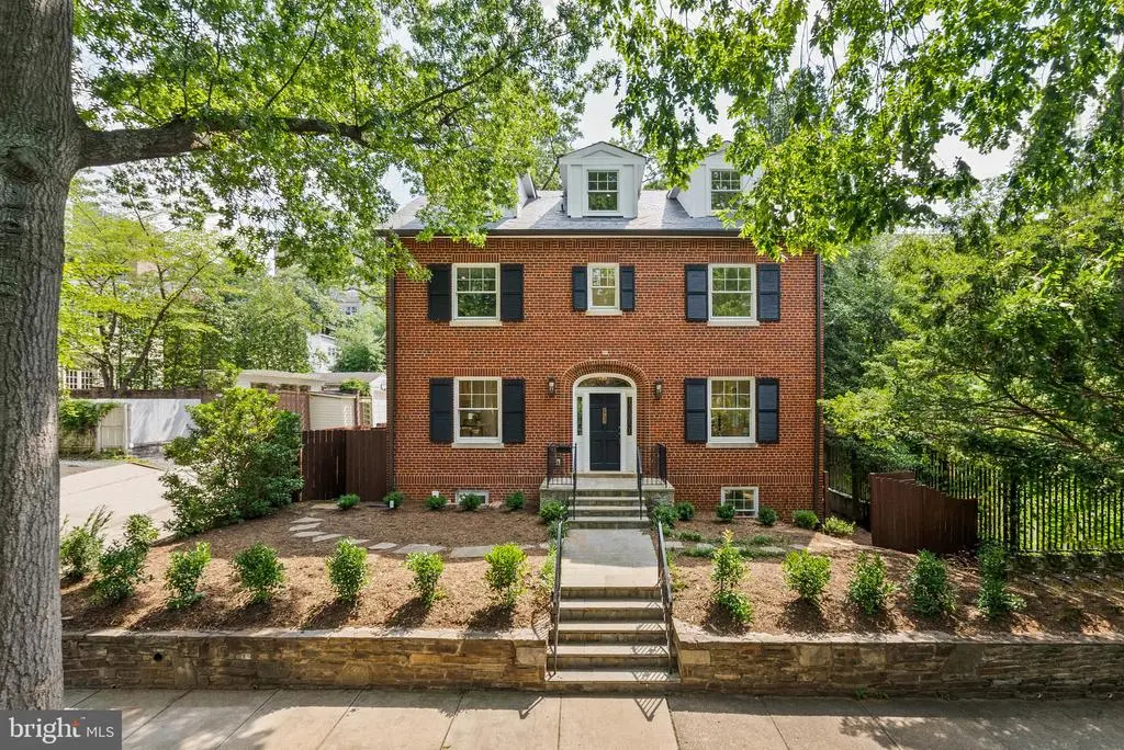 2717 38th St Nw, WASHINGTON