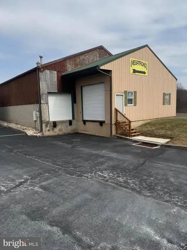 60 Glen Dr, Manchester