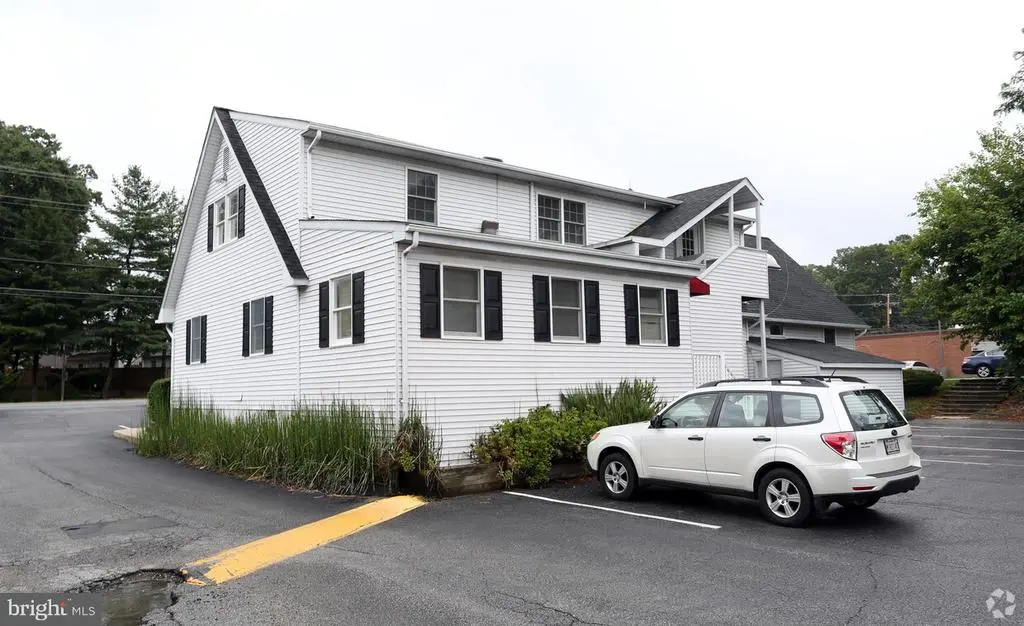 2131 Defense Hwy #4, CROFTON